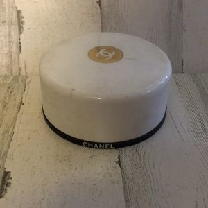 Women’s vintage Chanel makeup powder